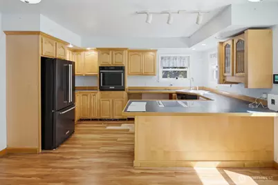 7807 Grant Drive, Everett, WA 98203 - Photo 6
