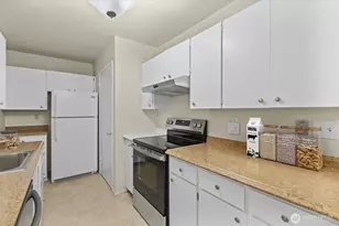 12240 SE 60th St, Bellevue, WA 98006 - Photo 8