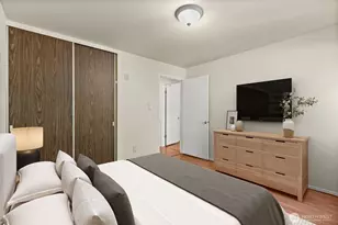 12240 SE 60th St, Bellevue, WA 98006 - Photo 16
