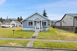 610 E 7th St, Port Angeles, WA 98362 - Photo 2