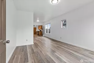 2307 Rockefeller, Everett, WA 98201 - Photo 2