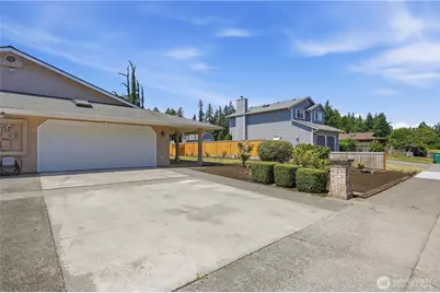 11624 46th Avenue #D, Marysville, WA 98271 - Photo 2