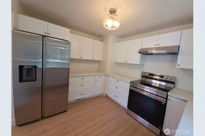 818 118th Street S, Tacoma, WA 98444 - Photo 6