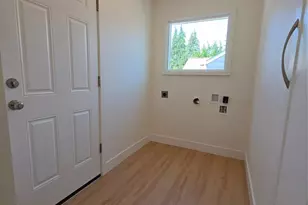 818 118th St S, Tacoma, WA 98444 - Photo 8