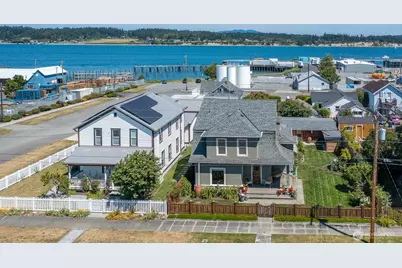 1118 4th Street, Anacortes, WA 98221 - Photo 2