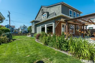 1118 4th St, Anacortes, WA 98221 - Photo 34