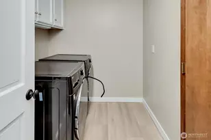 15917 SE 48th Dr, Bellevue, WA 98006 - Photo 22
