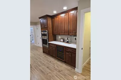 31207 W Lake Morton Drive SE, Kent, WA 98042 - Photo 6