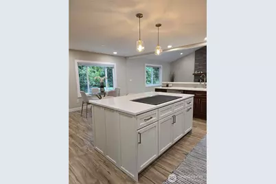 31207 W Lake Morton Drive SE, Kent, WA 98042 - Photo 8