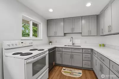 851 Pierce Avenue NE, Renton, WA 98056 - Photo 12