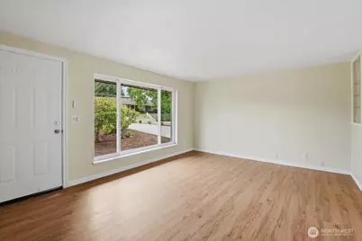 851 Pierce Avenue NE, Renton, WA 98056 - Photo 4