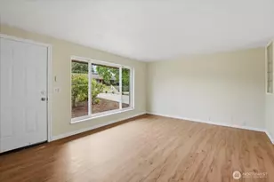 851 Pierce Ave NE, Renton, WA 98056 - Photo 4
