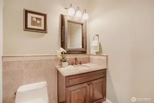 13042 NE 8th St, Bellevue, WA 98005 - Photo 8