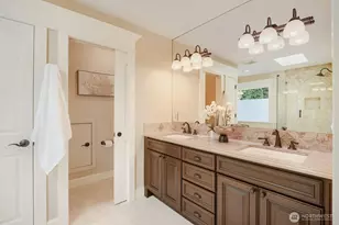 13042 NE 8th St, Bellevue, WA 98005 - Photo 26