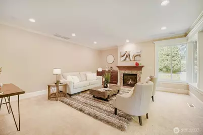 13042 NE 8th Street, Bellevue, WA 98005 - Photo 20