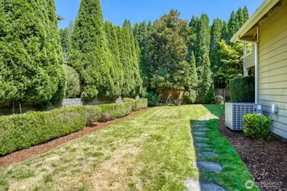 13042 NE 8th Street, Bellevue, WA 98005 - Photo 38