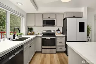16611 NE 108th Pl, Redmond, WA 98052 - Photo 14