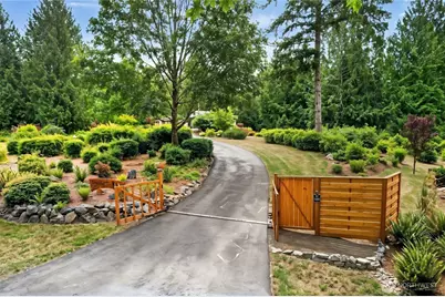 8070 SE Meridian Way, Olalla, WA 98359 - Photo 2