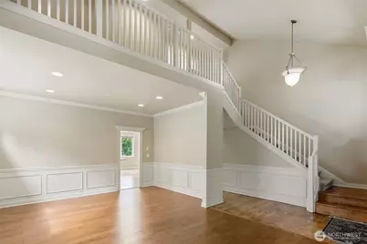 8701 113th Avenue SE, Newcastle, WA 98056 - Photo 2