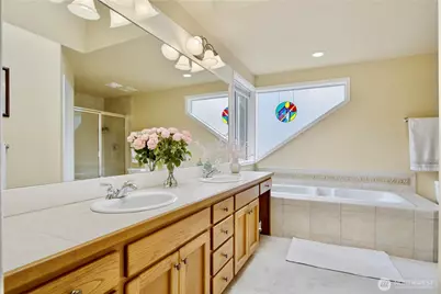 23030 NE 13th Street, Sammamish, WA 98074 - Photo 18