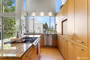 3701 E Alder St, Seattle, WA 98122 - Photo 10
