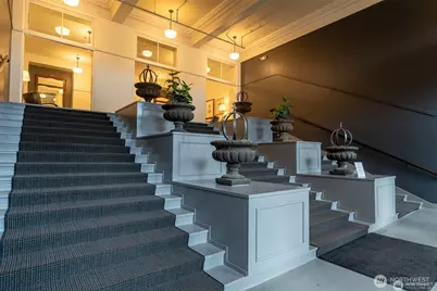 201 Galer Street #301, Seattle, WA 98109 - Photo 4