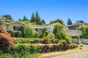 4744 44th Ave NE, Seattle, WA 98105 - Photo 2
