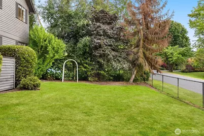 17021 76th Avenue W, Edmonds, WA 98026 - Photo 30