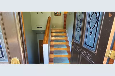 811 S 105th Street #A, Seattle, WA 98168 - Photo 2