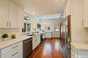 11556 17th Ave NE, Seattle, WA 98125 - Photo 12