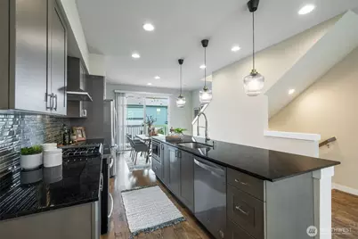 9725 10th Place SW, Seattle, WA 98106 - Photo 12