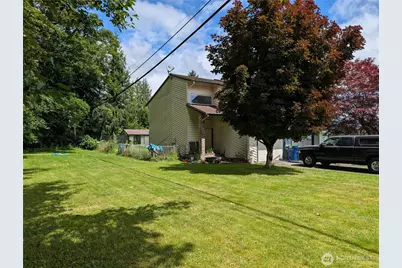 326 W Munro Street, Sedro Woolley, WA 98284 - Photo 2