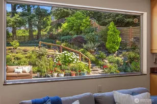 2360 NE 90th St, Seattle, WA 98115 - Photo 12