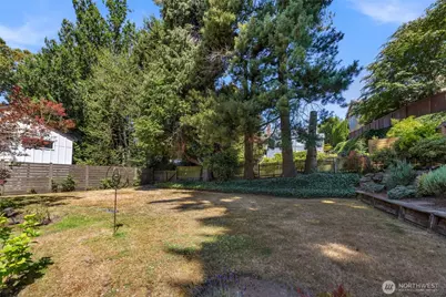2360 NE 90th Street, Seattle, WA 98115 - Photo 36