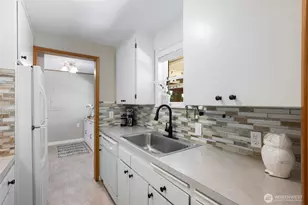 3741 SW 106th St, Seattle, WA 98146 - Photo 12