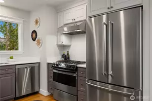 525 W Prospect St, Seattle, WA 98119 - Photo 10