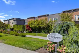 45 Pine St, Edmonds, WA 98020 - Photo 2