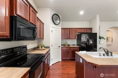 17820 35th Avenue E, Tacoma, WA 98446 - Photo 12