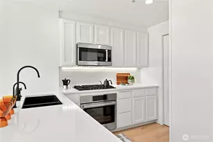 2607 Western Ave, Seattle, WA 98121 - Photo 10