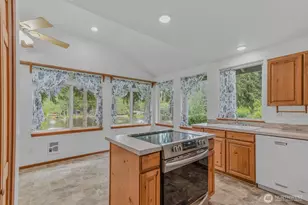 390 E Lakeshore Dr, Shelton, WA 98584 - Photo 16