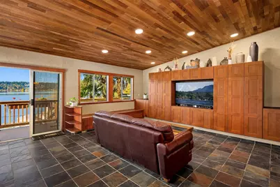 2717 E Lake Sammamish Parkway SE, Sammamish, WA 98075 - Photo 18