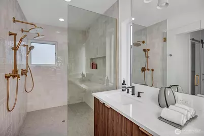 427 102nd Avenue SE, Bellevue, WA 98004 - Photo 30