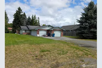 316 W Munro Street, Sedro Woolley, WA 98284 - Photo 1