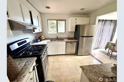 4016 Burton Place W, Seattle, WA 98199 - Photo 10