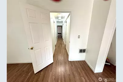 4016 Burton Place W, Seattle, WA 98199 - Photo 22