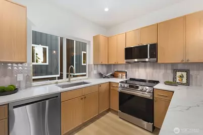 13321 3rd Avenue NE, Seattle, WA 98125 - Photo 14
