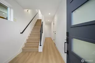 13321 3rd Ave NE, Seattle, WA 98125 - Photo 2