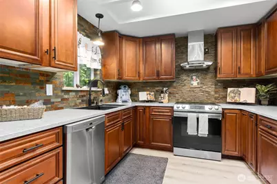 21827 Crest Lane SE, Yelm, WA 98597 - Photo 8