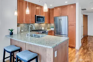 10610 NE 9th Pl, Bellevue, WA 98004 - Photo 8