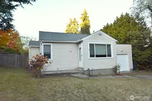 5522 NE 193rd St, Lake Forest Park, WA 98155 - Photo 1